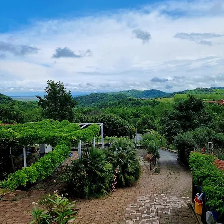 Spazioso E Panoramico Lägenhet