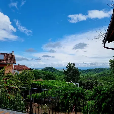 Lägenhet Spazioso E Panoramico